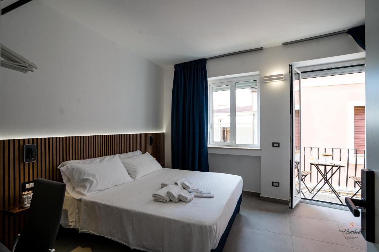 Humboldt Luxury Rooms Таормина Екстериор снимка