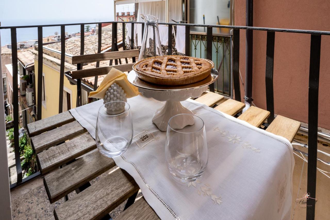 Humboldt Luxury Rooms Таормина Екстериор снимка