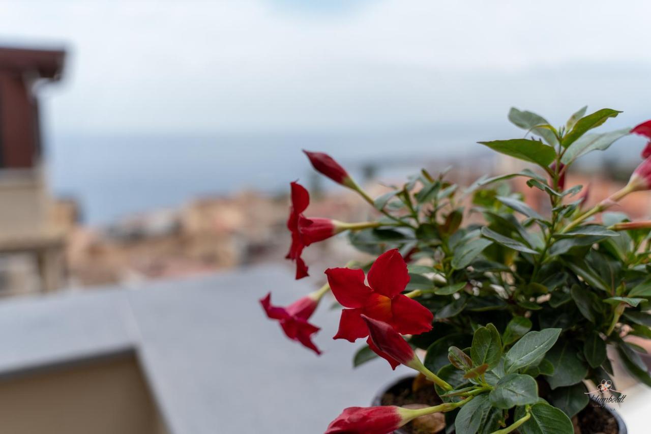 Humboldt Luxury Rooms Таормина Екстериор снимка